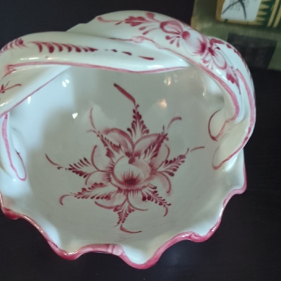 Vintage Portuguese Pink Floral Ceramic Basket - Picture 3 of 4